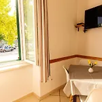 아파트 Le Petit, Near Theatre &
