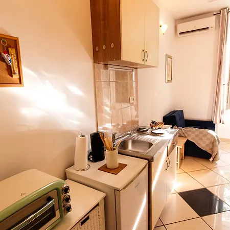Le Petit, Near Theatre & Apartment